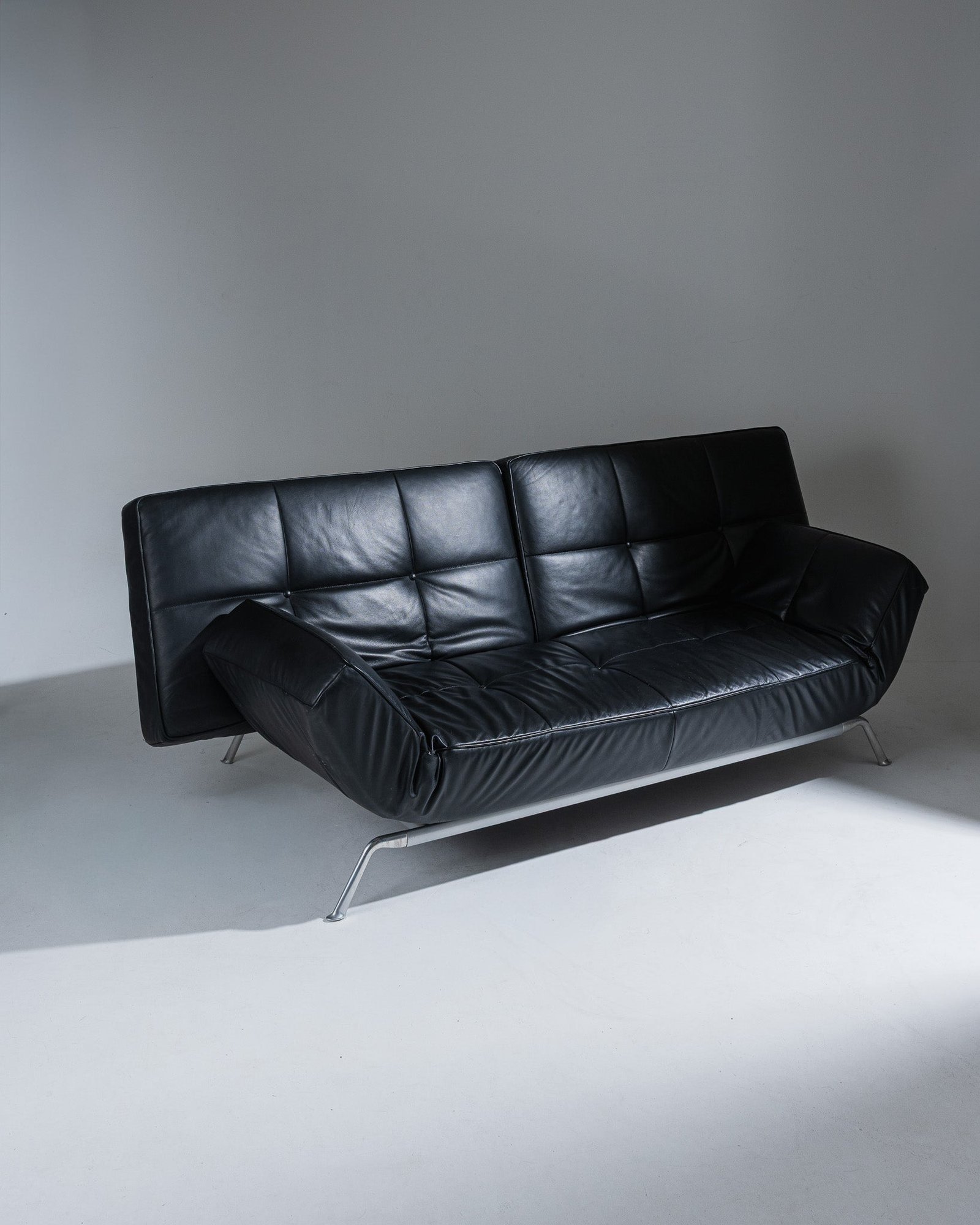 DV4634-468_7db1c820-063e-4809-9a35-369d3e0e3aef CANAPÉ SMALA. PASCAL MOURGUE – Image 1