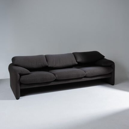 CANAPÉ MARALUNGA GRIS. VICO MAGISTRETTI. 1970s