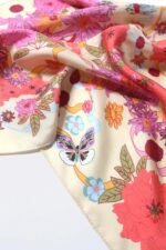 Carré 65 en soie Le jardin – Image 8