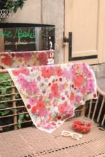 Carré 65 en soie Le jardin – Image 4